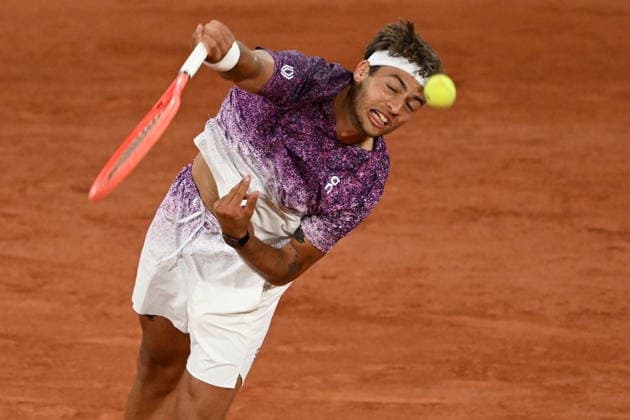 2026 French Open (Roland-Garros) - Day 11 PARIS, FRANCE - JUNE 3: Felix Auger-Aliassime (not seen) of Canada in action against Flavio Cobolli of Italy during Men s Singles quarter-final match on the eleventh day of the French Open at Philippe-Chatrier Court in Paris, France, on June 3, 2026. Burak Akbulut Anadolu Paris France. Editorial use only. Please get in touch for any other usage.  Copyright: x2026xAnadoluxBurakxAkbulutx