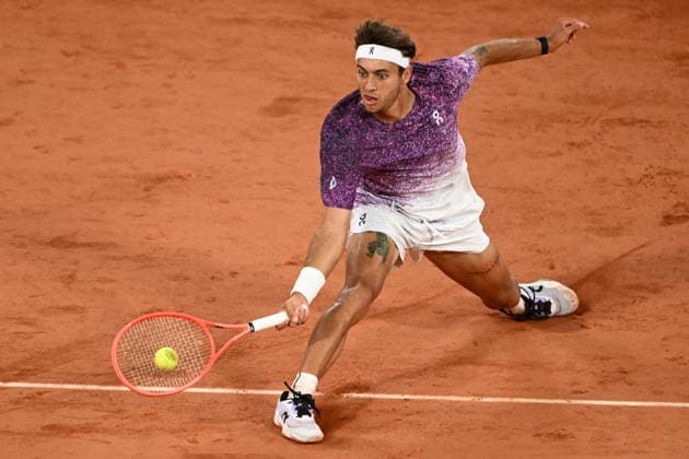 2026 French Open (Roland-Garros) - Day 11 PARIS, FRANCE - JUNE 3: Felix Auger-Aliassime (not seen) of Canada in action against Flavio Cobolli of Italy during Men s Singles quarter-final match on the eleventh day of the French Open at Philippe-Chatrier Court in Paris, France, on June 3, 2026. Burak Akbulut Anadolu Paris France. Editorial use only. Please get in touch for any other usage.  Copyright: x2026xAnadoluxBurakxAkbulutx