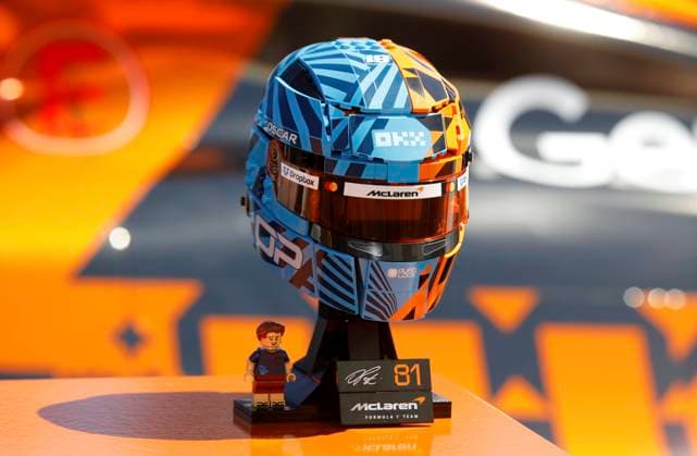 Formel 1, GP Monaco in Monte Carlo CASQUES LEGO PILOTES MCLAREN PHOTOPQR NICE MATIN Jean François Ottonello ; Monaco ; 03 06 2026 ; Les pilotes F1 McLaren Lando Norris et Oscar Piastri presentent leur casque LEGO pour le 1000e Grand Prix de l ecurie McLaren lors du Grand Prix de Monaco Monaco, june 3rd 2026 Atmosphere before Monaco GP Monaco France  Copyright: xPHOTOPQR NICExMATIN MAXPPPxJeanxFrançoisxOttonellox 20260603NIM1689 20260603NIM1689