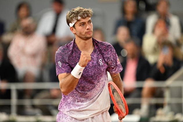 2026 French Open (Roland-Garros) - Day 11 PARIS, FRANCE - JUNE 3: Flavio Cobolli of Italy in action against Felix Auger-Aliassime (not seen) of Canada during Men s Singles quarter-final match on the eleventh day of the French Open at Philippe-Chatrier Court in Paris, France, on June 3, 2026. Mustafa Yalcin Anadolu Paris France. Editorial use only. Please get in touch for any other usage.  Copyright: x2026xAnadoluxMustafaxYalcinx