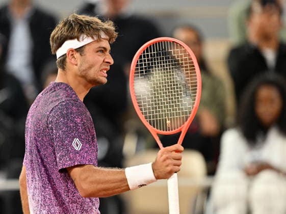 2026 French Open (Roland-Garros) - Day 11 PARIS, FRANCE - JUNE 3: Flavio Cobolli of Italy in action against Felix Auger-Aliassime (not seen) of Canada during Men s Singles quarter-final match on the eleventh day of the French Open at Philippe-Chatrier Court in Paris, France, on June 3, 2026. Mustafa Yalcin Anadolu Paris France. Editorial use only. Please get in touch for any other usage.  Copyright: x2026xAnadoluxMustafaxYalcinx