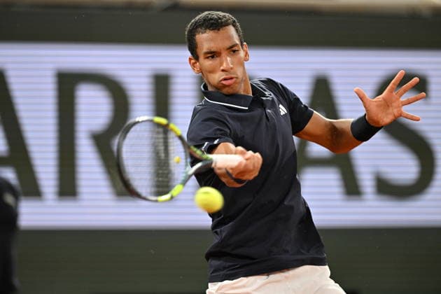 2026 French Open (Roland-Garros) - Day 11 PARIS, FRANCE - JUNE 3: Felix Auger-Aliassime of Canada in action against Flavio Cobolli (not seen) of Italy during Men s Singles quarter-final match on the eleventh day of the French Open at Philippe-Chatrier Court in Paris, France, on June 3, 2026. Mustafa Yalcin Anadolu Paris France. Editorial use only. Please get in touch for any other usage.  Copyright: x2026xAnadoluxMustafaxYalcinx
