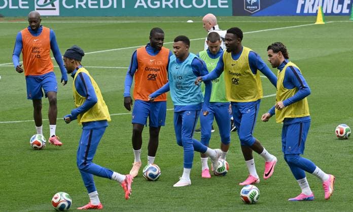 ENTRAINEMENT DES BLEUS A NANTES PHOTOPQR OUEST FRANCE Jerome Fouquet ; NANTES ; 03 06 2026 ; Football. Entrainement de l équipe de France de Football, avant le match contre la Cote d Ivoire à Nantes. Photo: Jérôme Fouquet Ouest-France Nantes, France, juen 3rd 2026 France at training before a friendly match NANTES France  Copyright: xPHOTOPQR OUESTxFRANCE MAXPPPxJeromexFouquetx 20260603OFR1838 20260603OFR1838