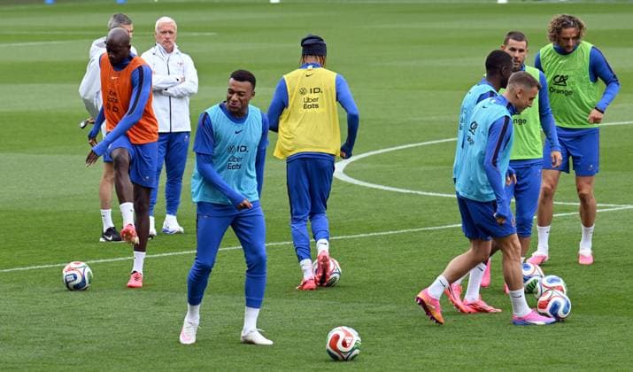 ENTRAINEMENT DES BLEUS A NANTES PHOTOPQR OUEST FRANCE Jerome Fouquet ; NANTES ; 03 06 2026 ; Football. Entrainement de l équipe de France de Football, avant le match contre la Cote d Ivoire à Nantes. Photo: Jérôme Fouquet Ouest-France Nantes, France, juen 3rd 2026 France at training before a friendly match NANTES France  Copyright: xPHOTOPQR OUESTxFRANCE MAXPPPxJeromexFouquetx 20260603OFR1840 20260603OFR1840
