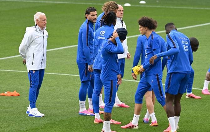 ENTRAINEMENT DES BLEUS A NANTES PHOTOPQR OUEST FRANCE Jerome Fouquet ; NANTES ; 03 06 2026 ; Football. Entrainement de l équipe de France de Football, avant le match contre la Cote d Ivoire à Nantes. Photo: Jérôme Fouquet Ouest-France Nantes, France, juen 3rd 2026 France at training before a friendly match NANTES France  Copyright: xPHOTOPQR OUESTxFRANCE MAXPPPxJeromexFouquetx 20260603OFR1842 20260603OFR1842