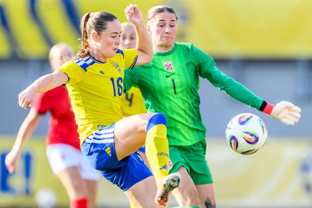 260603 Svea Rehnberg of Sweden and goalkeeper Thiril Erichsen of Norway during the U23 womenÂs international friendly football match between Sweden and Norway on June 3, 2026 in Kalmar Photo Suvad Mrkonjic BILDBYRAN COP 170 SM0467 fotboll football soccer fotball u23 under 23 sverige sweden norge norway dam bbeng  Copyright: SUVADxMRKONJIC BB260603SM092