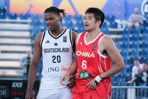 Basketball, FIBA 3x3 WM in Warschau, Männer, Deutschland - China June 3, 2026, Warsaw, Masovian Voivodeship, Poland: Germany s FABIAN GIESSMANN (20) and China s DIANLIANG ZHANG (6) in action during a FIBA 3x3 Basketball World Cup men s Pool C game between Germany and China in Warsaw, Poland. Warsaw Poland - ZUMAk204 20260603_zip_k204_005 Copyright: xRomanxKozielx