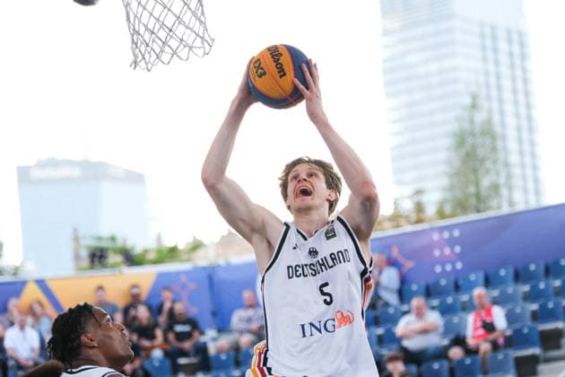 Basketball, FIBA 3x3 WM in Warschau, Männer, Deutschland - China June 3, 2026, Warsaw, Masovian Voivodeship, Poland: Germany s NIKLAS KROPP (5) in action during a FIBA 3x3 Basketball World Cup men s Pool C game between Germany and China in Warsaw, Poland. Warsaw Poland - ZUMAk204 20260603_zip_k204_014 Copyright: xRomanxKozielx