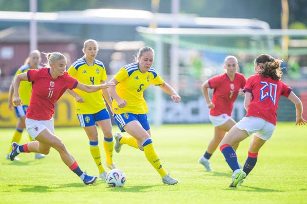 260603 Julie Jorde of Norway and Alice Bergström of Sweden and Froya Brennskag Dorsin of Norway during the U23 womenÂs international friendly football match between Sweden and Norway on June 3, 2026 in Kalmar Photo Suvad Mrkonjic BILDBYRAN COP 170 SM0467 fotboll football soccer fotball u23 under 23 sverige sweden norge norway dam bbeng norge norway sverige sweden  Copyright: SUVADxMRKONJIC BB260603SM101