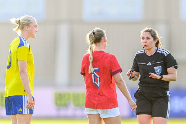 260603 Wilma Leidhammar of Sweden, Mia Authen of Norway and referee Ulrica Löv during the U23 womenÂs international friendly football match between Sweden and Norway on June 3, 2026 in Kalmar Photo Suvad Mrkonjic BILDBYRAN COP 170 SM0467 fotboll football soccer fotball u23 under 23 sverige sweden norge norway dam bbeng  Copyright: SUVADxMRKONJIC BB260603SM117