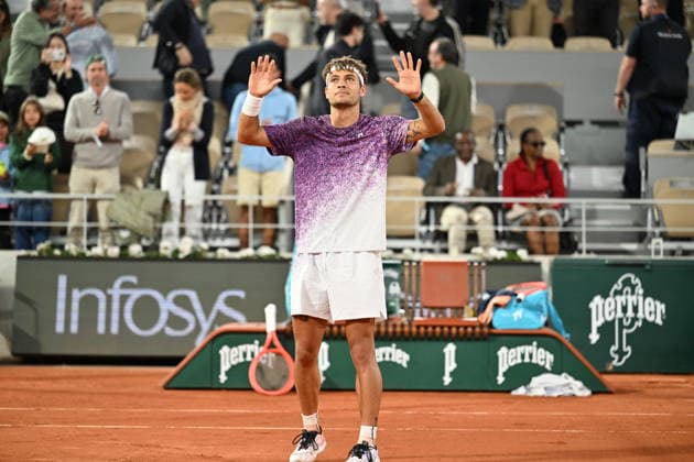 2026 French Open (Roland-Garros) - Day 11 PARIS, FRANCE - JUNE 3: Flavio Cobolli of Italy celebrates after winning against Felix Auger-Aliassime (not seen) of Canada during Men s Singles quarter-final match on the eleventh day of the French Open at Philippe-Chatrier Court in Paris, France, on June 3, 2026. Mustafa Yalcin Anadolu Paris France. Editorial use only. Please get in touch for any other usage.  Copyright: x2026xAnadoluxMustafaxYalcinx
