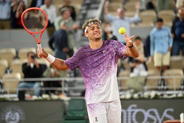 2026 French Open (Roland-Garros) - Day 11 PARIS, FRANCE - JUNE 3: Flavio Cobolli of Italy celebrates after winning against Felix Auger-Aliassime (not seen) of Canada during Men s Singles quarter-final match on the eleventh day of the French Open at Philippe-Chatrier Court in Paris, France, on June 3, 2026. Mustafa Yalcin Anadolu Paris France. Editorial use only. Please get in touch for any other usage.  Copyright: x2026xAnadoluxMustafaxYalcinx