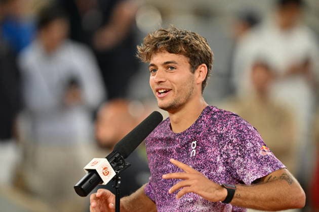 2026 French Open (Roland-Garros) - Day 11 PARIS, FRANCE - JUNE 3: Flavio Cobolli of Italy celebrates after winning the Men s Singles quarter-final match against Felix Auger-Aliassime (not seen) of Canada on the eleventh day of the French Open at Philippe-Chatrier Court in Paris, France, on June 3, 2026. Mustafa Yalcin Anadolu Paris France. Editorial use only. Please get in touch for any other usage.  Copyright: x2026xAnadoluxMustafaxYalcinx
