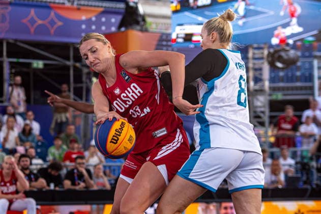 Basketball, FIBA 3x3 WM in Warschau, Frauen, Polen - Aserbaidschan #2 Warszawa 03.06.2026. 3x3 Basketball World Cup Day 3 in Warsaw, Poland. Poland - Azerbaijan match --- Mistrzostwa Swiata w koszykowce 3x3 Dzien 3 w Warszawie. Mecz Polska - Azerbejdzan Persons Shown : Weronika Telenga Dina Ulyanova Fot. Kai Taller Arena Akcji NEWSPIX.PL --- newspix.pl 