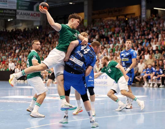 Göppingen Handball Frisch Auf Göppingen vs TVB Stuttgart, f l Elias Newel Göppingen , Lenny Rubin TVB