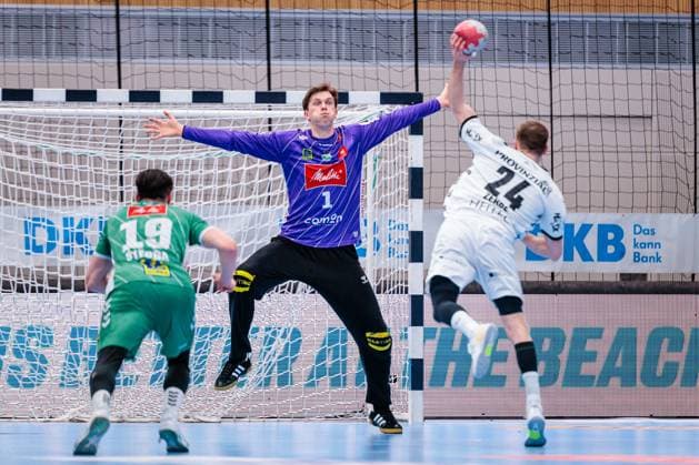 L R Jakub Sterba GWD Minden, 19 , Malte Semisch GWD Minden, 01 , Lukas Zerbe THW Kiel, 24 during the execution of a seven-meter penalty GER, GWD Minden vs THW Kiel, Handball, 1 Bundesliga, 33 Matchday, Season 2025 2026, 03 06 2026 GER, GWD Minden vs THW Kiel, Handball, 1 Bundesliga, 33 Matchday, Season 2025 2026, 03 06 2026 Minden Copyright: xEibner-Pressefoto JanxRollingerx EP_JSK