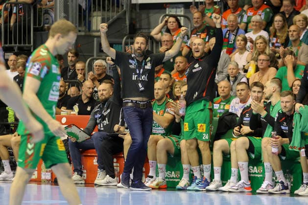 03 06 2026, xtgx, Handball, Daikin HBL, SC Magdeburg VfL Gummersbach v l Bennet Wiegert Magdeburg, Trainer Jubel, Torjubel, jubelt ueber das Tor, celebrate the goal, celebration Magdeburg