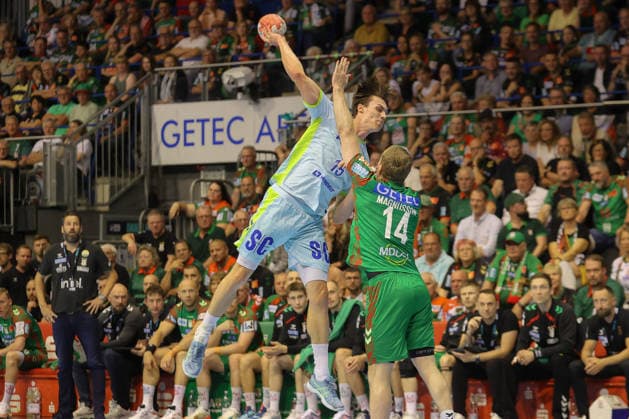 03 06 2026, xtgx, Handball, Daikin HBL, SC Magdeburg VfL Gummersbach v l Miro Schluroff Gummersbach, 15 Omar Ingi Magnusson Magdeburg, 14 throws goal, goal scorer, scores goal, scores the goal Magdeburg