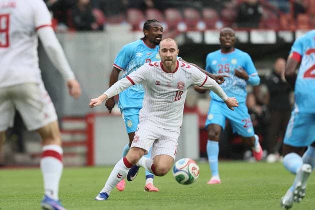 Football, Danish captain Christian Eriksen collapses again on the pitch, test match against Ukraine abandoned, archiv images