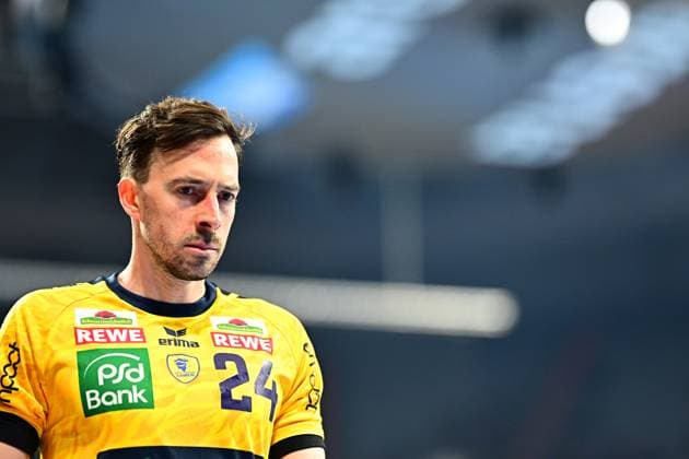 Patrick Groetzki 24 Rhein Neckar Löwen looks to the side with concentration The portrait shows the right winger in his match jersey with the sponsors REWE, PSD Bank and erima Patrick Groetzki 24 Rhein Neckar Löwen in portrait Copyright: xMichaelxGelhardtx