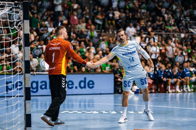 Germany HBL DAIKIN Handball Bundesliga 2025 2026, 33 Matchday SC Magdeburg vs VfL Gummersbach GETEC Arena Magdeburg Teitur Einarsson VfL Gummersbach, 14 Dominik Kuzmanovic VfL Gummersbach, 1 Copyright: xTomxLauruschkatx