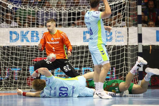 03 06 2026, xtgx, Handball, Daikin HBL, SC Magdeburg VfL Gummersbach v l Dominik Kuzmanovic Gummersbach, 1 save, holds the ball, catches the ball, parries Magdeburg