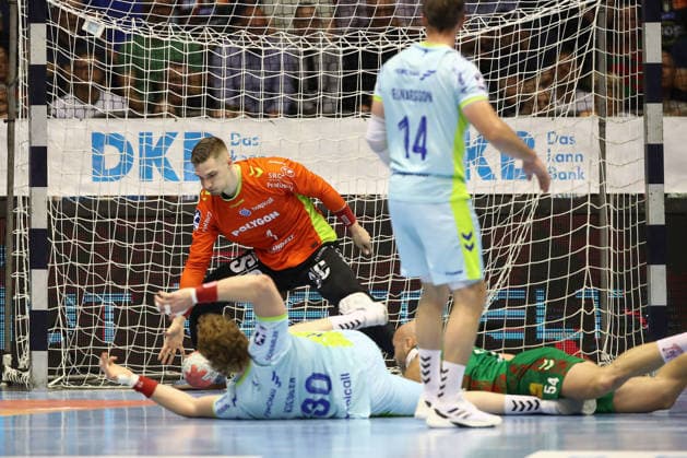 03 06 2026, xtgx, Handball, Daikin HBL, SC Magdeburg VfL Gummersbach v l Dominik Kuzmanovic Gummersbach, 1 save, holds the ball, catches the ball, parries Magdeburg