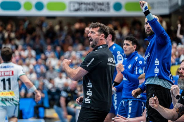 TBV Lemgo Lippe GER vs SC DHfK Leipzig GER , Handball, Daikin Handball Bundesliga, 33 Matchday, 3 6 2026, Season 2025 2026, Lemgo Florian Kehrmann TBV Lemgo Lippe, Coach cheers after a save Lemgo Phoenix Contact Arena Germany