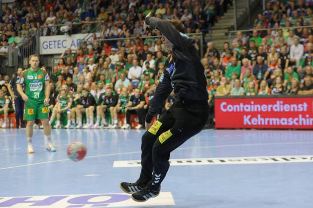 03 06 2026, xtgx, Handball, Daikin HBL, SC Magdeburg VfL Gummersbach v l Nikola Portner Magdeburg, 80 Parade, holds the ball, catches the ball, parries Magdeburg