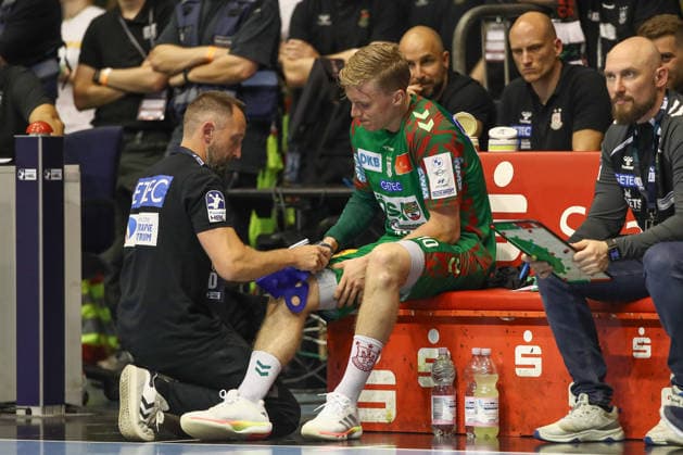 03 06 2026, xtgx, Handball, Daikin HBL, SC Magdeburg VfL Gummersbach v l Gisli Thorgeir Kristjansson Magdeburg, 10 injured Injury Magdeburg