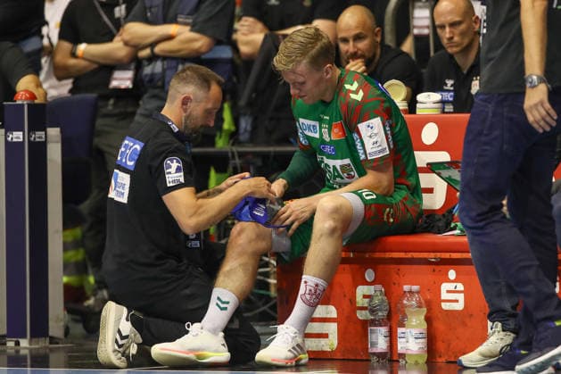 03 06 2026, xtgx, Handball, Daikin HBL, SC Magdeburg VfL Gummersbach v l Gisli Thorgeir Kristjansson Magdeburg, 10 injured Injury Magdeburg