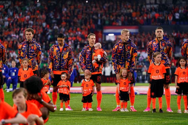 Fußball, Testspiel, Niederlande - Algerien International Friendly, Länderspiel, Nationalmannschaft The Netherlands v Algeria Rotterdam - Mats Wieffer of The Netherlands, Tijjani Reijnders of The Netherlands, Frenkie de Jong of The Netherlands, Jan Paul van Hecke of The Netherlands, Micky van de Ven of The Netherlands before an International Friendly match between The Netherlands and Algeria at De Kuip on 3 June 2026 in Rotterdam, The Netherlands. (VK Sportphoto Danny de Groot) Copyright: xDannyxdexGrootx