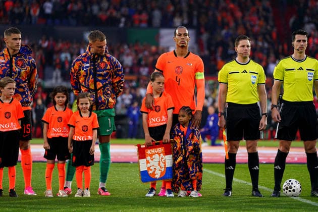 Fußball, Testspiel, Niederlande - Algerien International Friendly, Länderspiel, Nationalmannschaft The Netherlands v Algeria Rotterdam - Micky van de Ven of The Netherlands, Bart Verbruggen of The Netherlands, Virgil van Dijk of The Netherlands before an International Friendly match between The Netherlands and Algeria at De Kuip on 3 June 2026 in Rotterdam, The Netherlands. (VK Sportphoto Danny de Groot) Copyright: xDannyxdexGrootx
