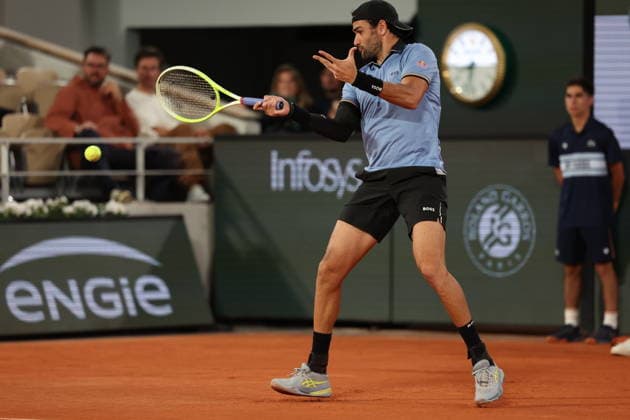 ROLAND GARROS 2026 Thierry Larret MAXPPP - PARIS (75) 03 06 2026 Thierry Larret Maxppp. Tennis. Roland Garros 2026. Internationaux de France de tennis. Stade Roland Garros, Paris (75). Le 3 Juin. Court Philippe CHATRIER : Matteo BERRETINI (ITA) vs Matteo ARNALDI (ITA). PARIS (75) STADE ROLAND GARROS PARIS ILE DE FRANCE FRANCE  Copyright: xMAXPPPxThierryxLarretx TLR202606032085 TLR202606032085