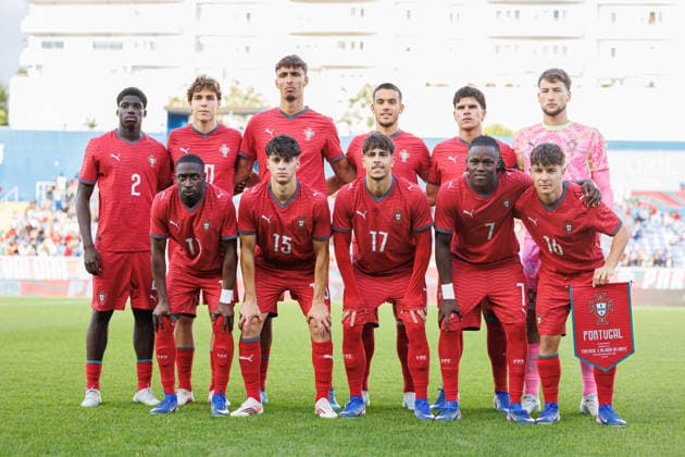 Fußball, U21, Testspiel, Portugal - Nordirland U21, U 21 Portugal Team seen during International Friendly, Länderspiel, Nationalmannschaft U21 game between teams of Portugal and North Ireland at Estadio Antonio Coimbra da Mota (Luis Loureiro Ball Raw Images PT) Oeiras Estadio Antonio Coimbra da Mota Portugal Copyright: xLuisxLoureirox LLOU0192