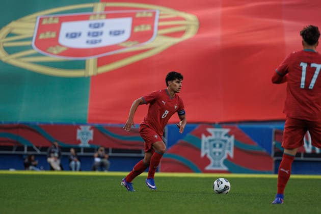 Fußball, U21, Testspiel, Portugal - Nordirland Mateus Fernandes seen during International Friendly, Länderspiel, Nationalmannschaft U21, U 21 game between teams of Portugal and North Ireland at Estadio Antonio Coimbra da Mota (Luis Loureiro Ball Raw Images PT) Oeiras Estadio Antonio Coimbra da Mota Portugal Copyright: xLuisxLoureirox LLOU0328