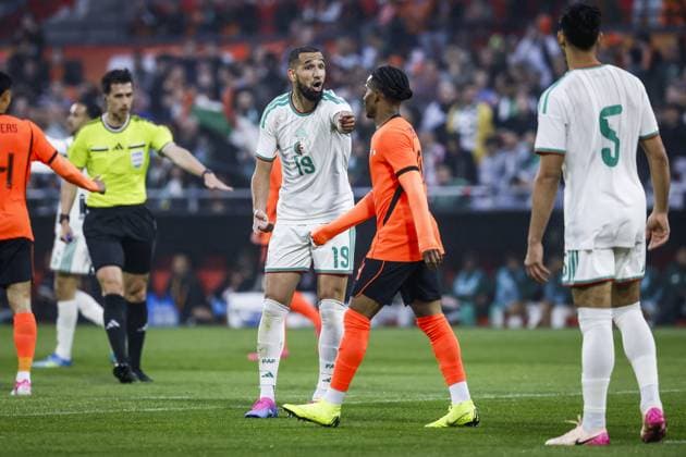 Fußball, Testspiel, Niederlande - Algerien ROTTERDAM - (lr) Nabil Bentaleb of Algeria and Crysencio Summerville of the Netherlands during the friendly international match, Länderspiel, Nationalmannschaft between the Netherlands and Algeria at Feyenoord stadium De Kuip on June 3, 2026, in Rotterdam, the Netherlands. The Dutch national team, Nationalteam is preparing for the 2026 FIFA World Cup, WM, Weltmeisterschaft, Fussball BAS CZERWINSKI ANP International Friendly, Länderspiel, Nationalmannschaft 2026 xVIxANPxSportx xxANPxIVx 560011890 originalFilename: 560011890.jpg