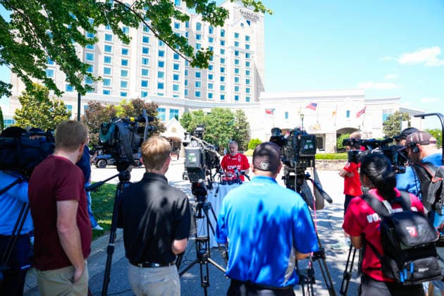 World Cup 2026 Greensboro , USA 20260603 Norway s sports project manager for the 2026 World Cup, Truls Daehli, meets the press outside the players hotel Grandover Resort in Greensboro Photo Fredrik Varfjell NTB Greensboro United States EDITORIAL USE ONLY RESTRICTED USE FOR BETTING COMPANIES  Copyright: xFredrikxVarfjellx xNTBx