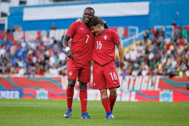 Fußball, U21, Testspiel, Portugal - Nordirland #2 Geovany Quenda and Goncalo Moreira Celebrating after goal during International Friendly, Länderspiel, Nationalmannschaft U21, U 21 game between teams of Portugal and North Ireland at Estadio Antonio Coimbra da Mota (Luis Loureiro Ball Raw Images PT) Oeiras Estadio Antonio Coimbra da Mota Portugal Copyright: xLuisxLoureirox LLOU0588