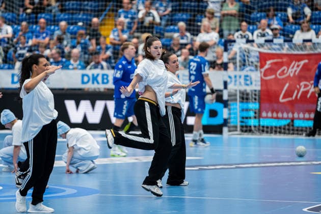 TBV Lemgo Lippe GER vs SC DHfK Leipzig GER , Handball, Daikin Handball Bundesliga, 33 Matchday, 3 6 2026, Season 2025 2026, Lemgo Taenzerinnen zur Halbzeitshow Lemgo Phoenix Contact Arena Germany