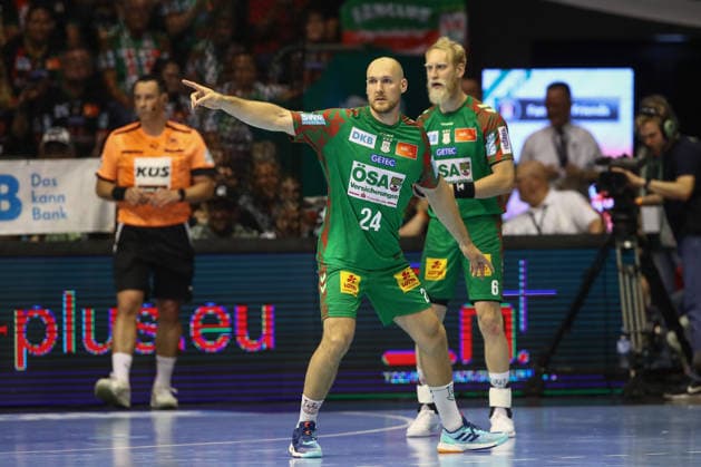 03 06 2026, xtgx, Handball, Daikin HBL, SC Magdeburg VfL Gummersbach v l Christian O Sullivan Magdeburg, 24 gives instructions, gestures with arms, gesticulates, gives instructions Magdeburg