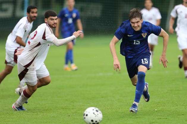 Fußball, U21, Testspiel, Kroatien - Katar Croatia, Zagreb, 030626. Rudes Stadium. Friendly match of the U21, U 21 national teams: Croatia - Qatar. In the photo: Marwan Sheriff Hassan, Mirko Susak. Photo: Ranko Suvar CROPIX Zagreb Croatia Copyright: xxRankoxSuvarx hrvatska_katar40-030626