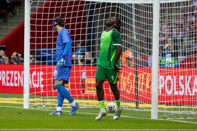 Fußball, Testspiel, Polen - Nigeria #2 Poland - Nigeria 03.06.2026 football, Warsaw, PGE National Stadium, FIFA , friendly international game match Poland - Nigeria ( mecz towarzyski, pilka nozna, Polska - Nigeria ) image shows: Kamil Grabara (L) Terem Moffi (R) reac after goal photo Katarzyna Plewczynska Fotostyk Copyright: xKatarzynaxPlewczynskax 20260603FCTKPKAPL7376