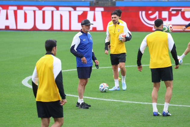 Fußball, FIFA WM 2026, Nationalteam Spanien, Training Spain - Official training session of the Iraqi team - 03 06 2026 SPAIN, LA CORUNA, JUNE 03: Graham Arnold Head Coach of Iraq during the official training session of the Iraqi team the day before the FIFA friendly football match between Spain and Iraq at Riazor Stadium on June 03, 2026 in La Coruna, Spain. Photo by Manuel Blondeau AOP.Press La Coruna Estadio Riazor Galicia Spain Copyright: x ManuelxBlondeau AOP.Pressx AOP20260603-00009