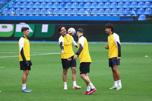 Fußball, FIFA WM 2026, Nationalteam Spanien, Training Spain - Official training session of the Iraqi team - 03 06 2026 SPAIN, LA CORUNA, JUNE 03: Aimar Sher of Iraq (C) during the official training session of the Iraqi team the day before the FIFA friendly football match between Spain and Iraq at Riazor Stadium on June 03, 2026 in La Coruna, Spain. Photo by Manuel Blondeau AOP.Press La Coruna Estadio Riazor Galicia Spain Copyright: x ManuelxBlondeau AOP.Pressx AOP20260603-00022