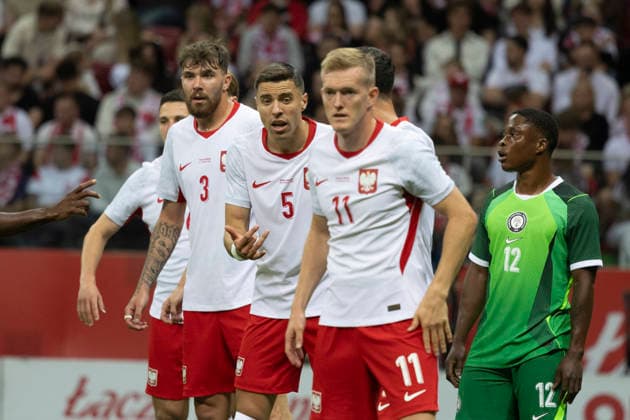 Fußball, Testspiel, Polen - Nigeria #3 Poland - Nigeria 03.06.2026 football, Warsaw, PGE National Stadium, FIFA , friendly international game match Poland - Nigeria ( mecz towarzyski, pilka nozna, Polska - Nigeria ) image shows: Przemyslaw Wisniewski (L) Jan Bednarek (2L) Karol Swiderski (2R) Tochukwu Nnadi (R) photo Katarzyna Plewczynska Fotostyk Copyright: xKatarzynaxPlewczynskax 20260603FCTKPKAPL7316