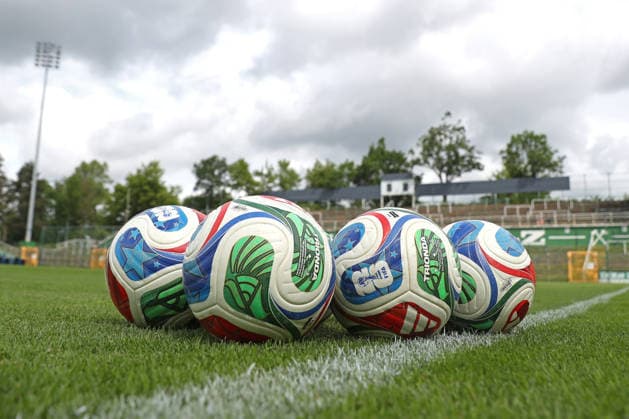 DFB U23 womens national team Germany training, 03 06 26 Several footballs are ready on the pitch Symbol image, Feature Football, DFB U23 womens national team Germany trains on 03 06 26 at Alfred Kunze Sportpark Leipzig Leutzsch Copyright: xBEAUTIFULxSPORTS JanxKaeferx