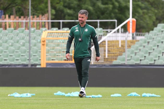 DFB U23 womens national team Germany training, 03 06 26 Head coach Michael Urbansky Soccer, DFB U23 womens national team Germany trains on 03 06 26 at Alfred Kunze Sportpark Leipzig Leutzsch Copyright: xBEAUTIFULxSPORTS JanxKaeferx