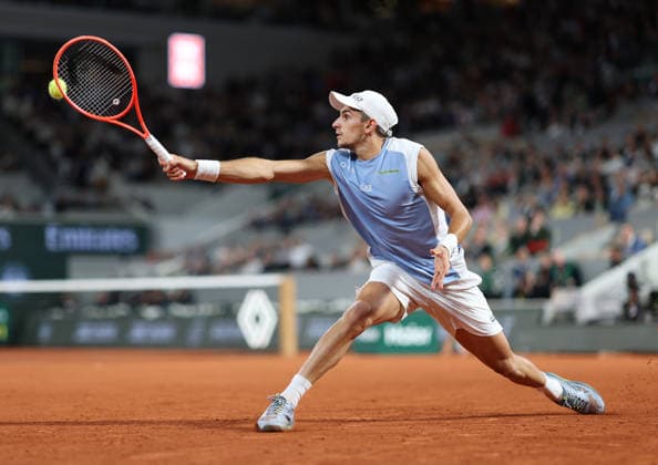 June 3, 2026, Paris, Ile De France, France: MATTEO ARNALDI of Italy during the match against M. Berrettini in the quarterfinals of tennis tournament Roland Garros, Paris, France. Paris France - ZUMAc278 20260603_zsp_c278_071 Copyright: xMarcinxCholewinskix