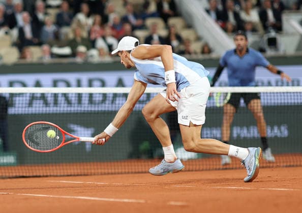 June 3, 2026, Paris, Ile De France, France: MATTEO ARNALDI of Italy during the match against M. Berrettini in the quarterfinals of tennis tournament Roland Garros, Paris, France. Paris France - ZUMAc278 20260603_zsp_c278_072 Copyright: xMarcinxCholewinskix